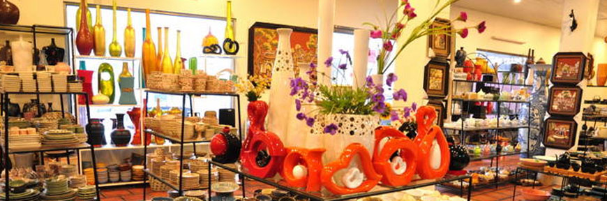 Gian hàng gốm sứ