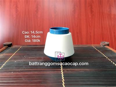 Vò men trắng viền cổ